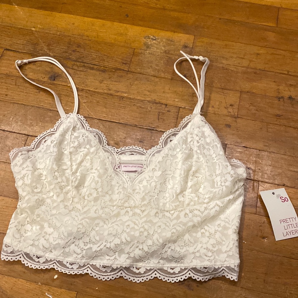 So Pretty Little Layers lace cropped tank top size large